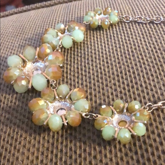 Flower Chain Necklace - Picture 2 of 3